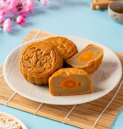 Hình stock Bánh trung thu là một sản phẩm bánh truyền thống của Trung Quốc được ăn trong lễ hội trung thu.